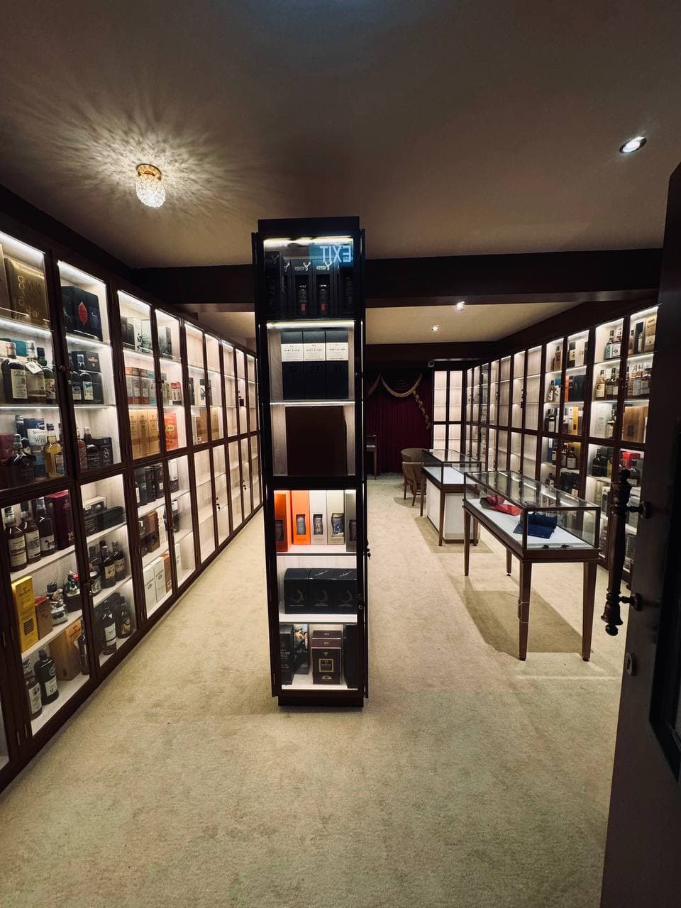 Boutique Storage 1